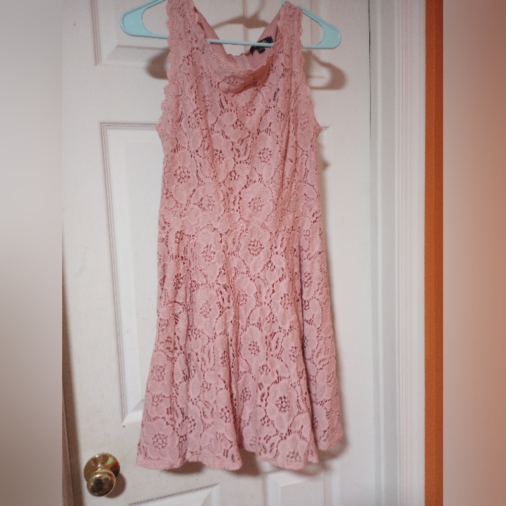City studio rose pink lace dress size 7 like new